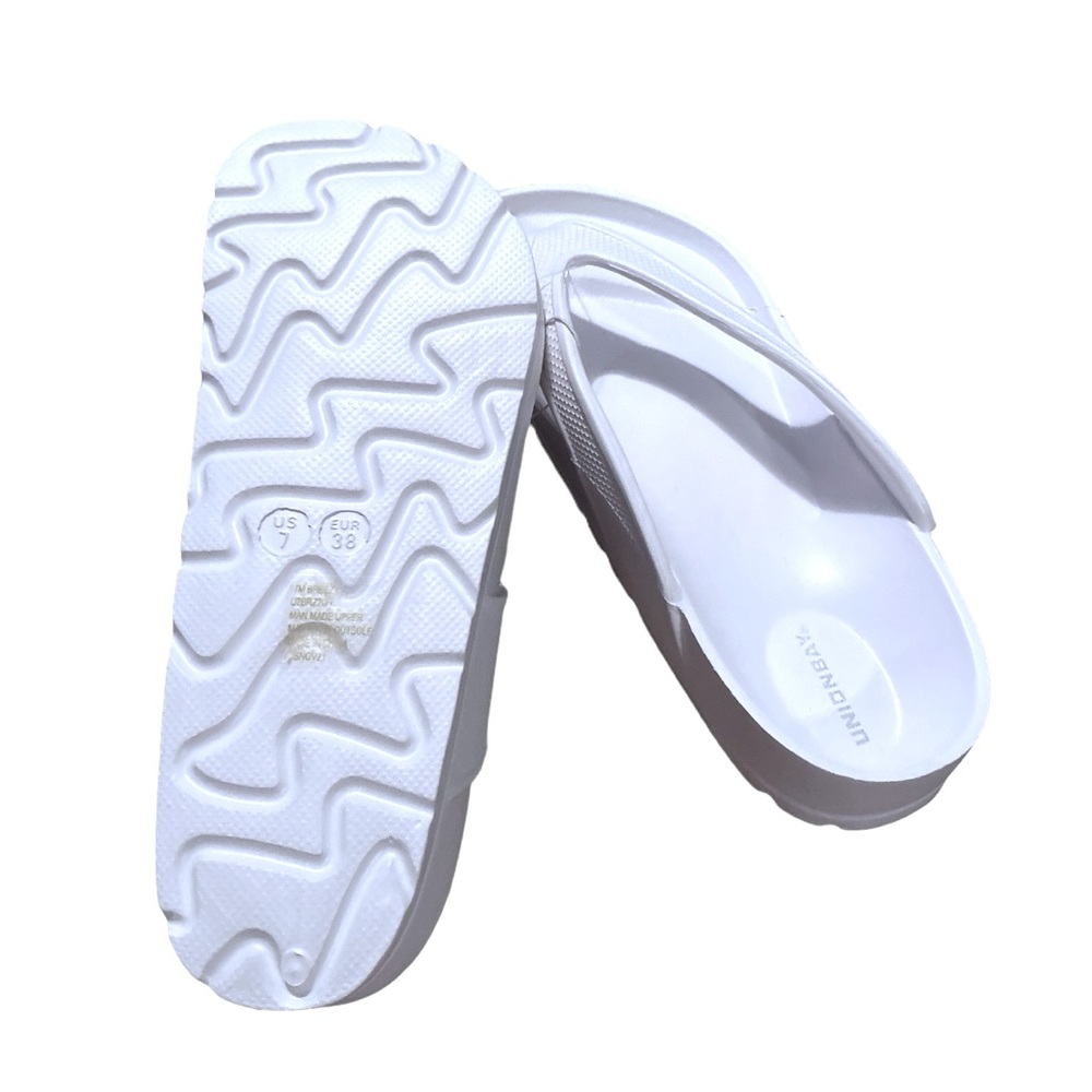 Union Bay Breezy Flip Flops - Picture 6 of 10